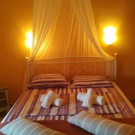 Spiti Mitsis * Arillas (Corfu)